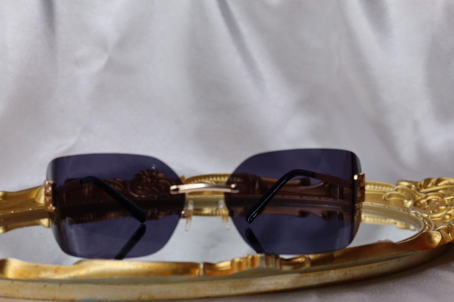 Miu sunglasses (black)