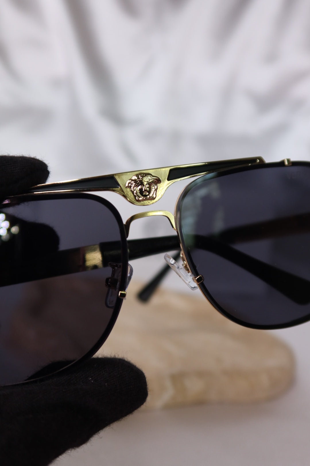 Versi Men Sunglasses (black and gold)