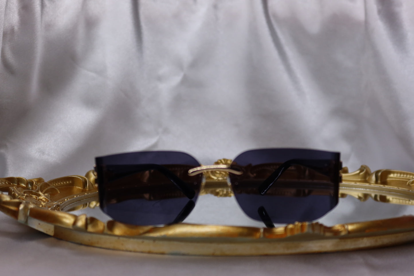 Black miu sunglasses